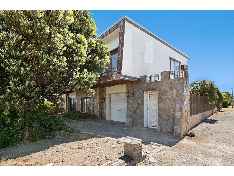 77 Esplanade and 5 Benny Avenue, Port Noarlunga SA 5167