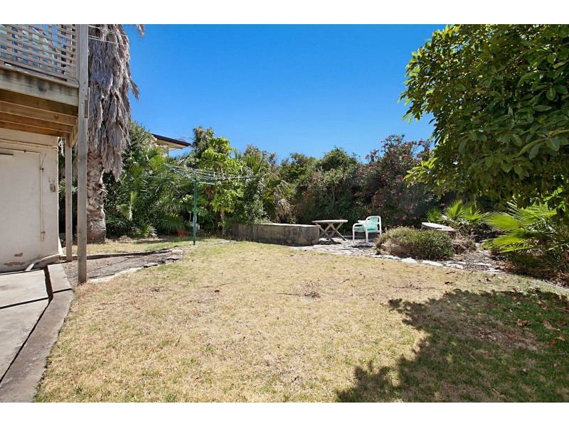 77 Esplanade and 5 Benny Avenue, Port Noarlunga SA 5167