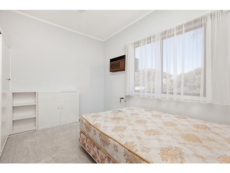 77 Esplanade and 5 Benny Avenue, Port Noarlunga SA 5167