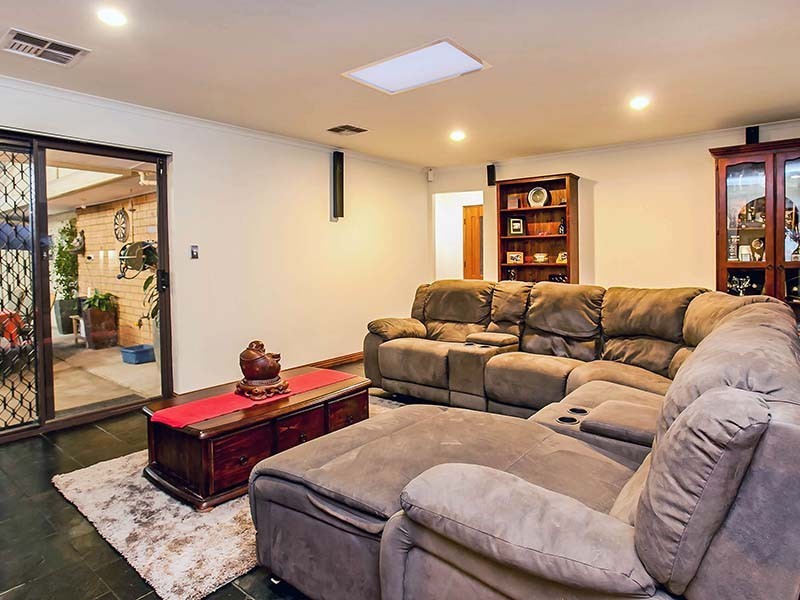 3 Madge Court, Woodcroft SA 5162