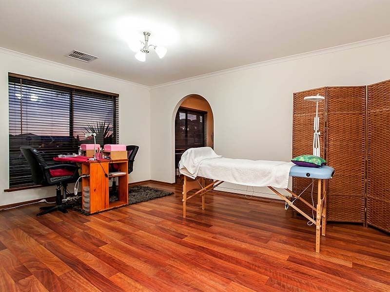 3 Madge Court, Woodcroft SA 5162