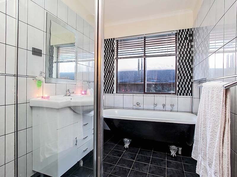 3 Madge Court, Woodcroft SA 5162