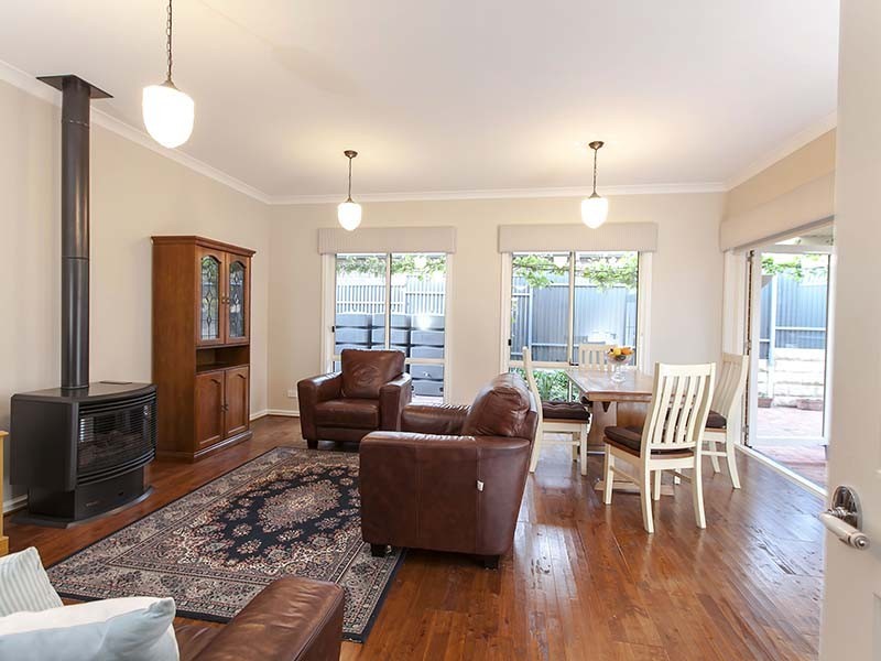 21 Griffiths Drive, Moana SA 5169