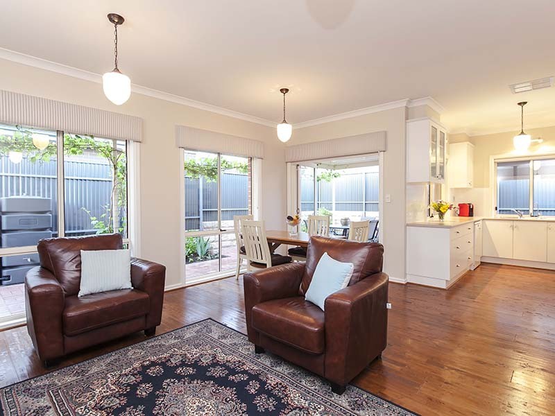 21 Griffiths Drive, Moana SA 5169