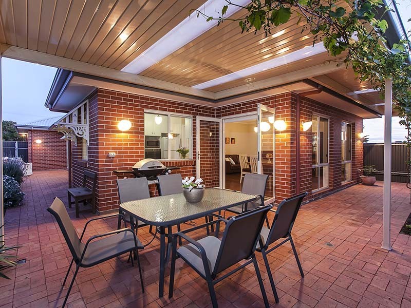 21 Griffiths Drive, Moana SA 5169