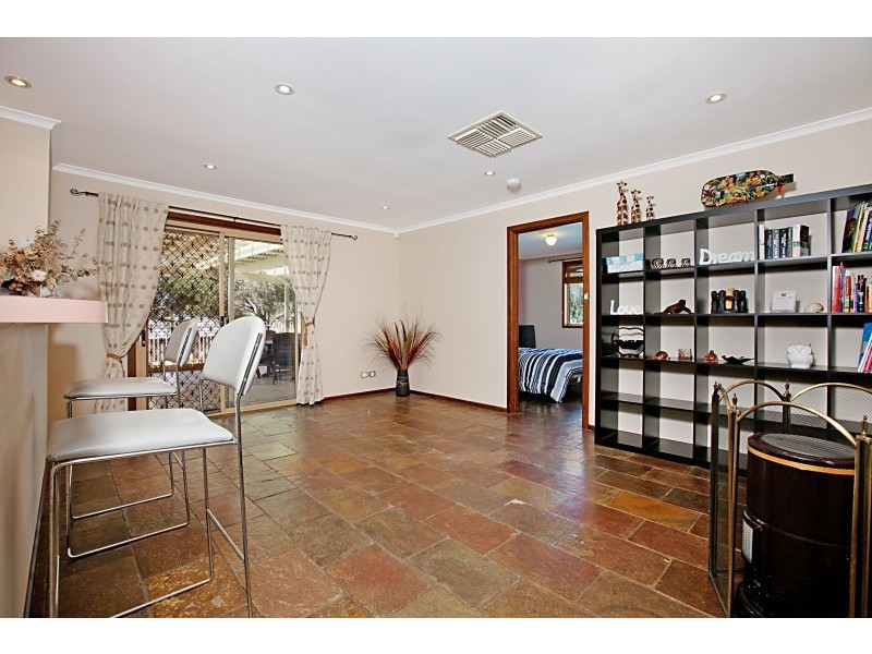 3 Emmanuel Court, Christie Downs SA 5164