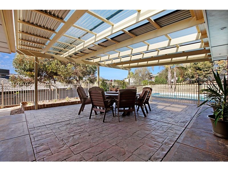 3 Emmanuel Court, Christie Downs SA 5164