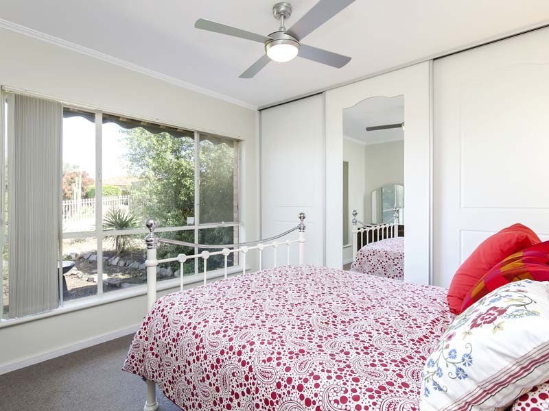 26 Suzanne Avenue, Morphett Vale SA 5162
