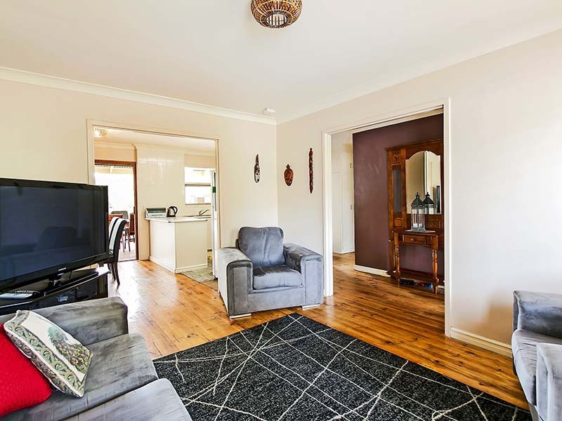 9 Alexander Crescent, Hackham SA 5163