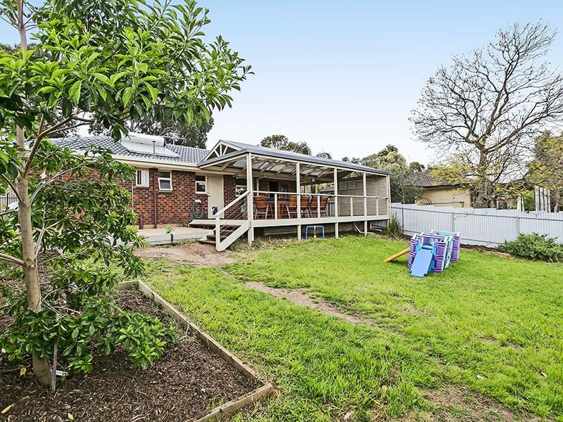 9 Alexander Crescent, Hackham SA 5163