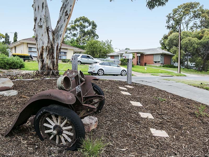 9 Alexander Crescent, Hackham SA 5163