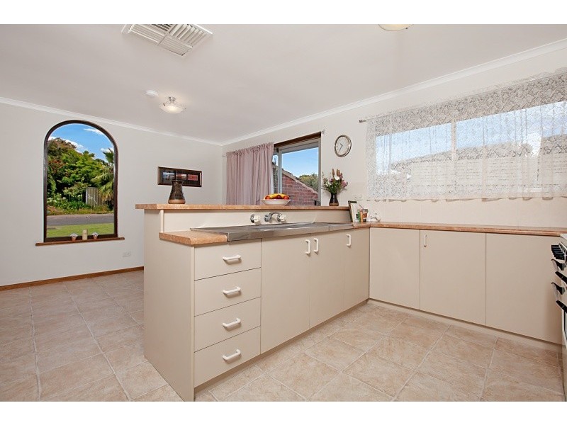 9 Abbott Avenue, Morphett Vale SA 5162