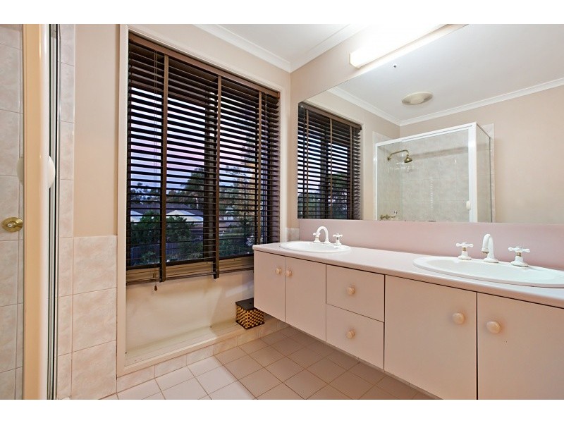 27 Walford Drive, Onkaparinga Hills SA 5163