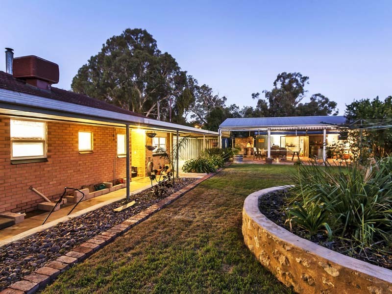 16 Main Road, Mclaren Flat SA 5171