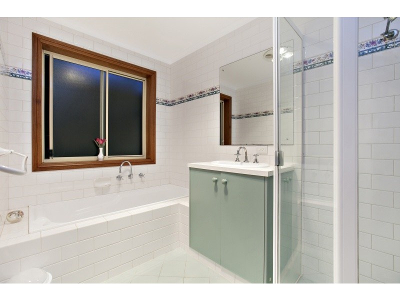 6 Rudge Close, Happy Valley SA 5159