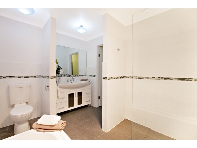 8 Ashford Court, Moana SA 5169