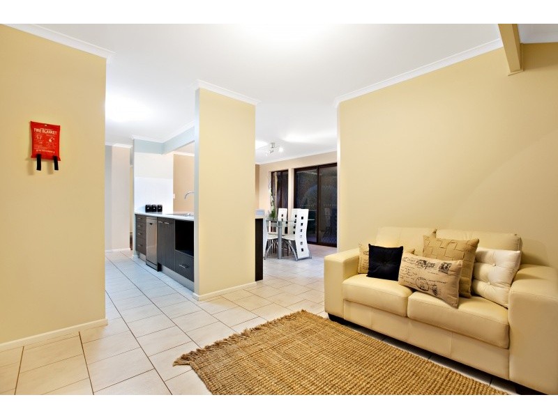 8 Ashford Court, Moana SA 5169