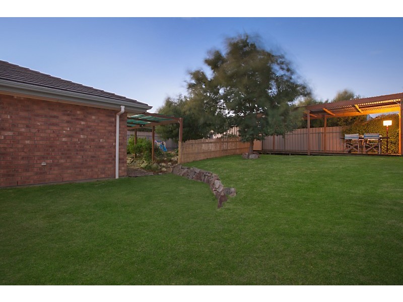 24 Alana Walk, Woodcroft SA 5162