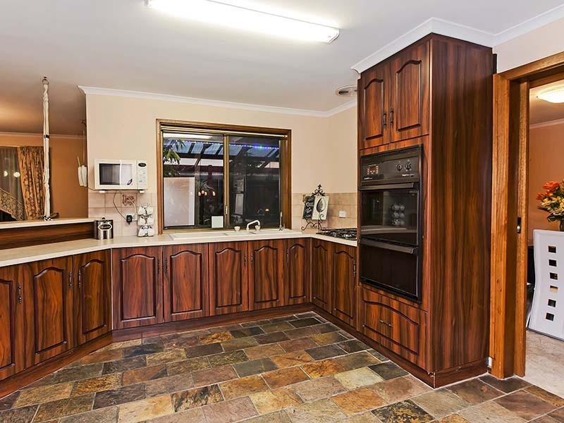 27 Begonia Street, Morphett Vale SA 5162