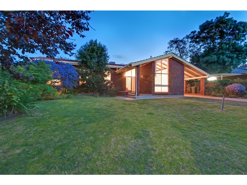 4 York Drive, Flagstaff Hill SA 5159