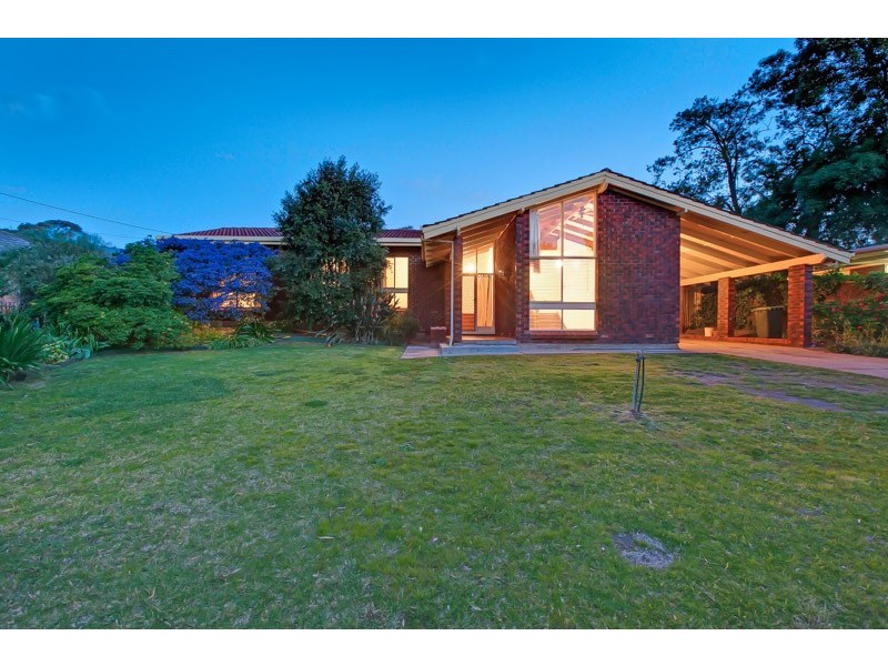 4 York Drive, Flagstaff Hill SA 5159