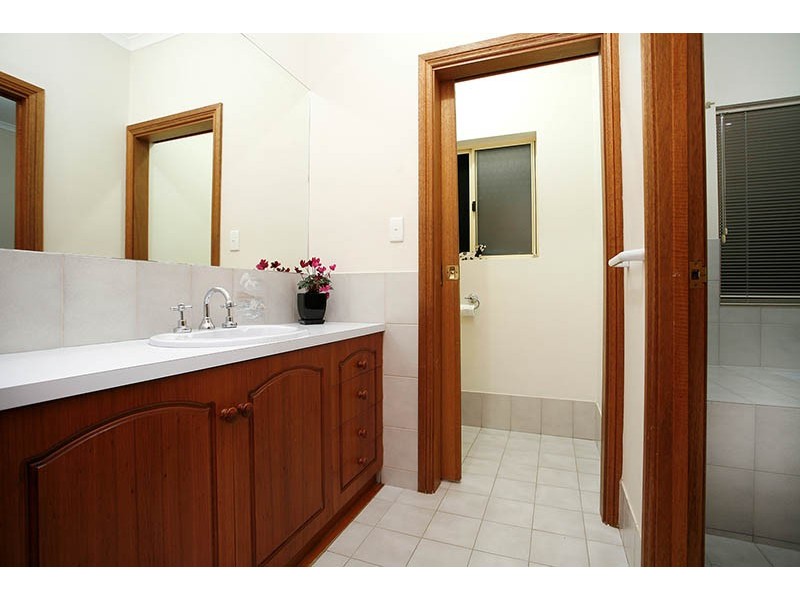 17 Scarpantoni Drive, Mclaren Flat SA 5171