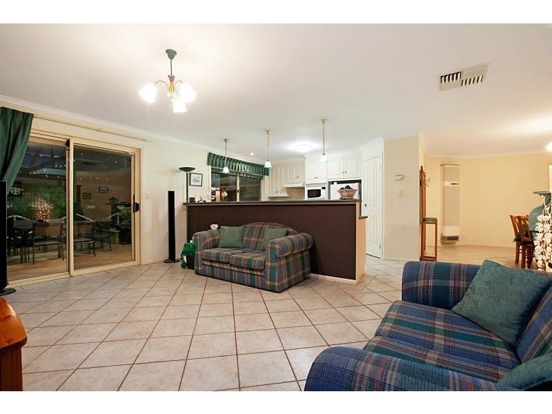 65 Tobin Crescent, Woodcroft SA 5162