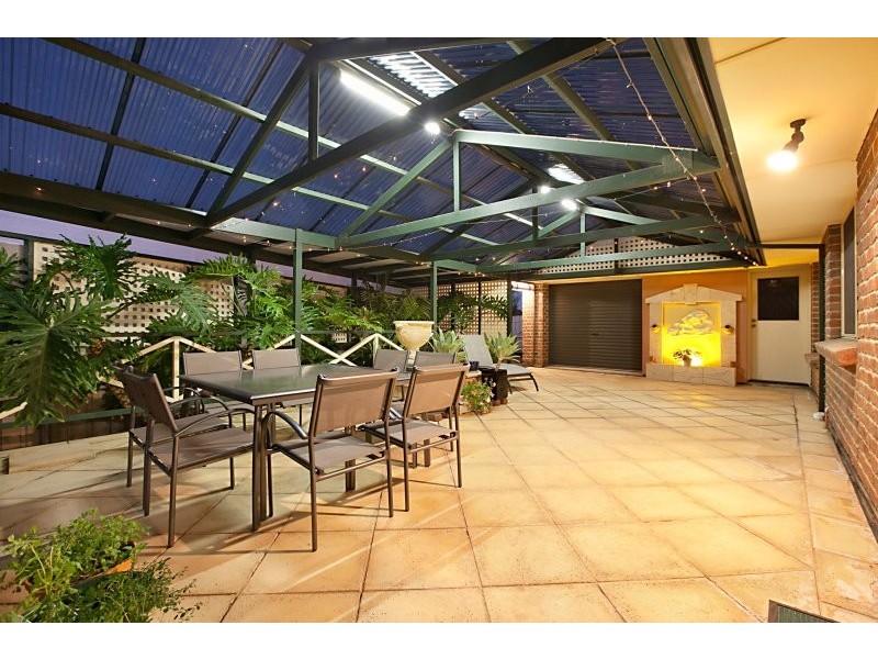 65 Tobin Crescent, Woodcroft SA 5162