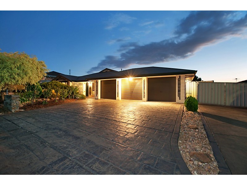 65 Tobin Crescent, Woodcroft SA 5162