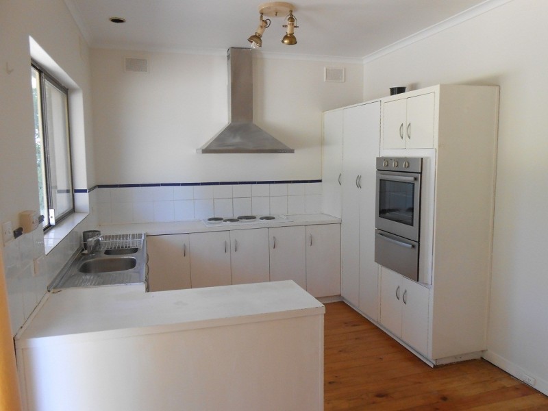 4 York Drive, Flagstaff Hill SA 5159