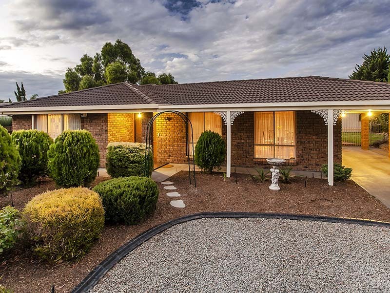 10 Allman Avenue, Woodcroft SA 5162