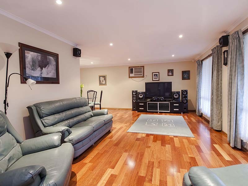 10 Allman Avenue, Woodcroft SA 5162