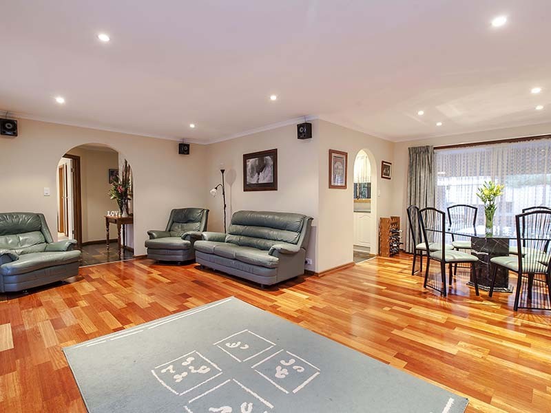 10 Allman Avenue, Woodcroft SA 5162