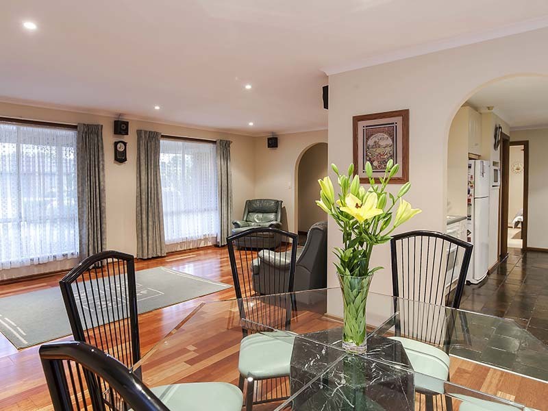 10 Allman Avenue, Woodcroft SA 5162