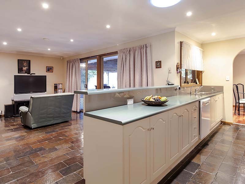 10 Allman Avenue, Woodcroft SA 5162