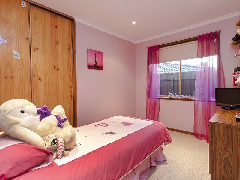 10 Allman Avenue, Woodcroft SA 5162