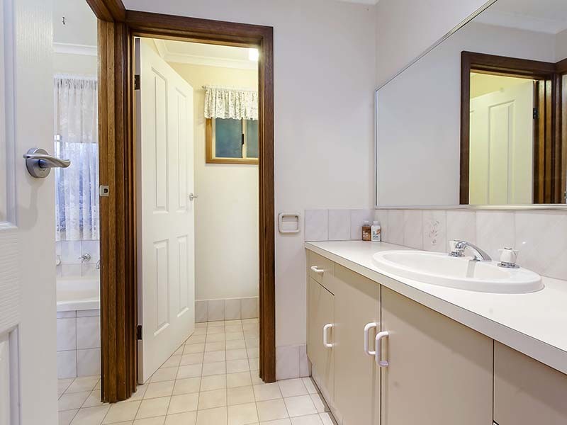 10 Allman Avenue, Woodcroft SA 5162