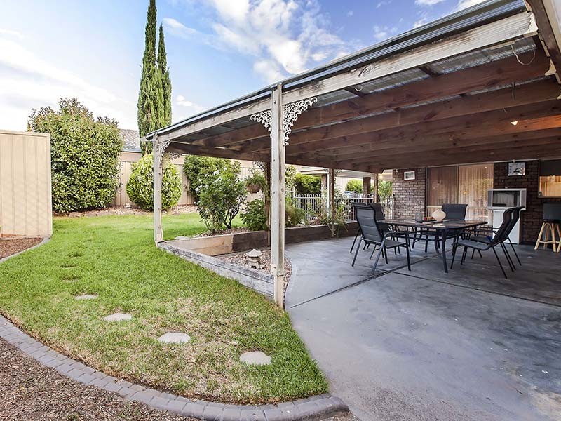 10 Allman Avenue, Woodcroft SA 5162