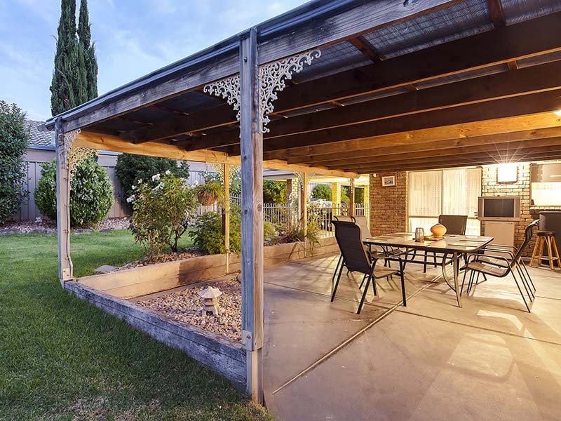 10 Allman Avenue, Woodcroft SA 5162