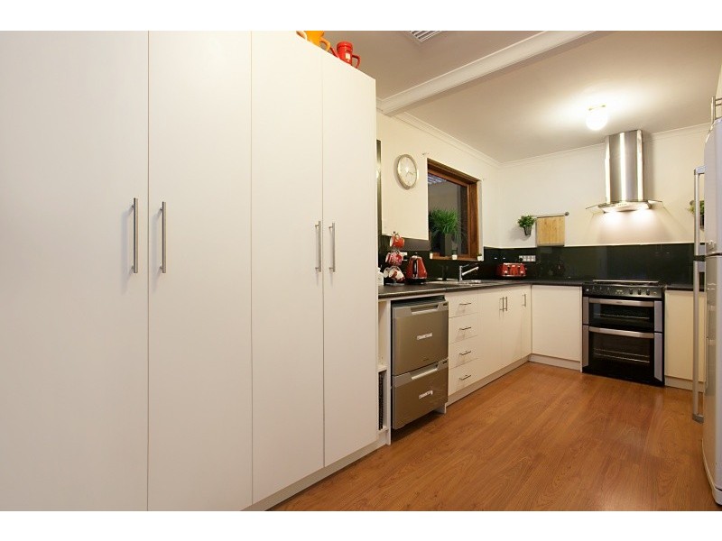 8 Manor Court, Morphett Vale SA 5162