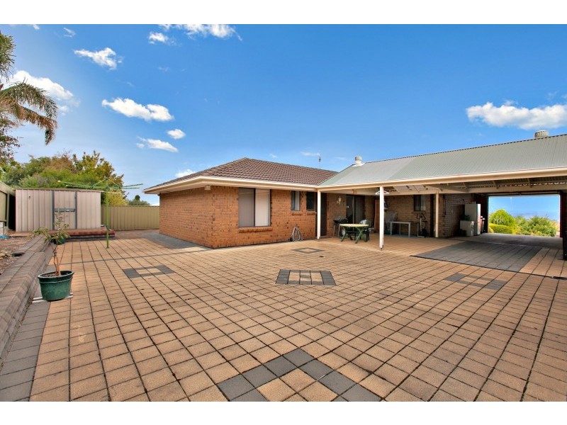 15 Genoa Court, Hallett Cove SA 5158