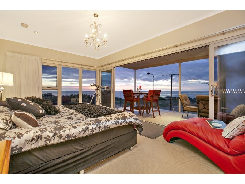 1 Maidencombe Drive, Moana SA 5169