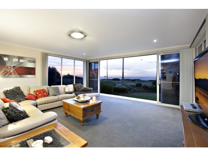 1 Maidencombe Drive, Moana SA 5169