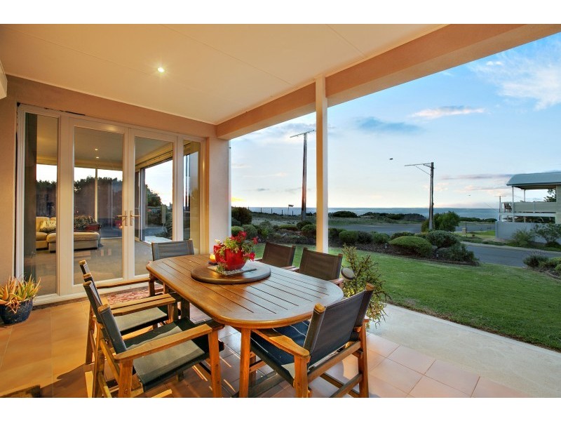 1 Maidencombe Drive, Moana SA 5169