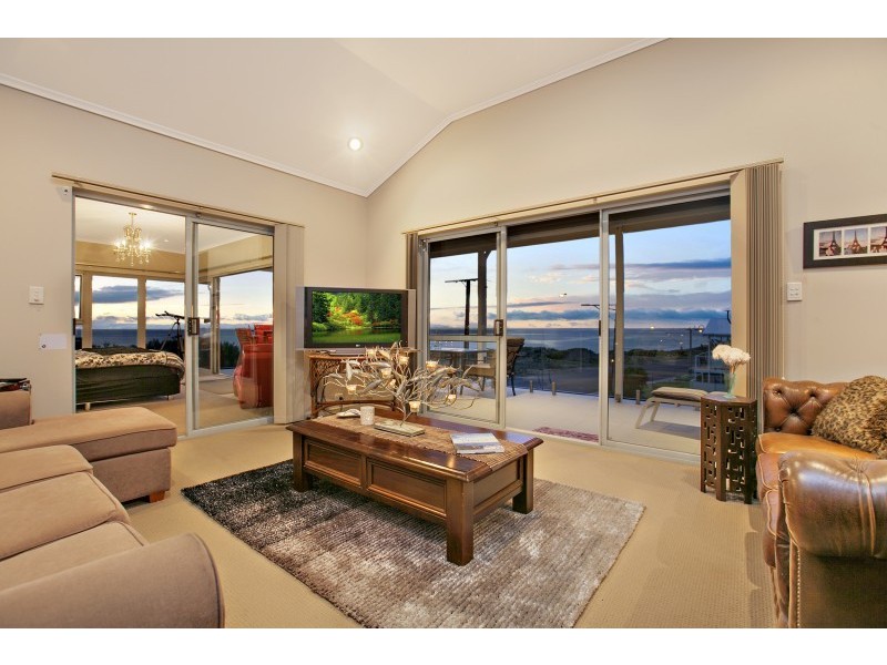 1 Maidencombe Drive, Moana SA 5169