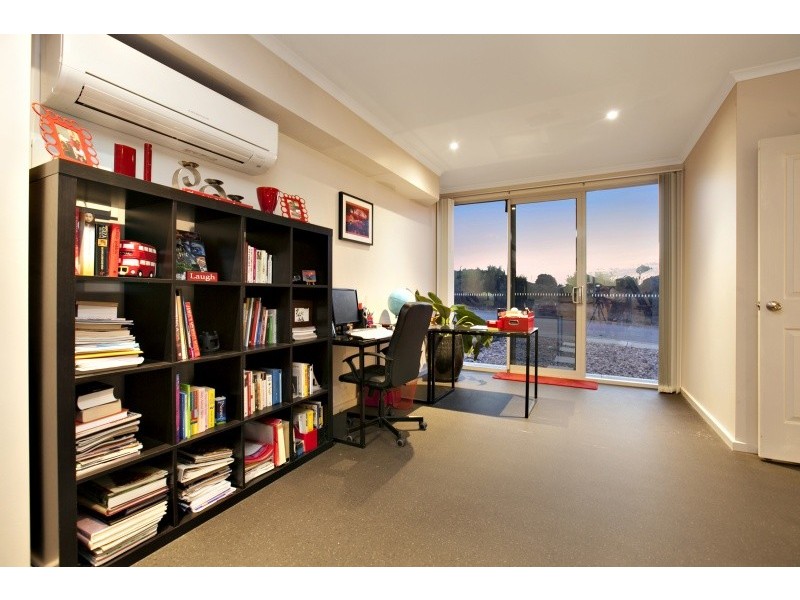 1 Maidencombe Drive, Moana SA 5169