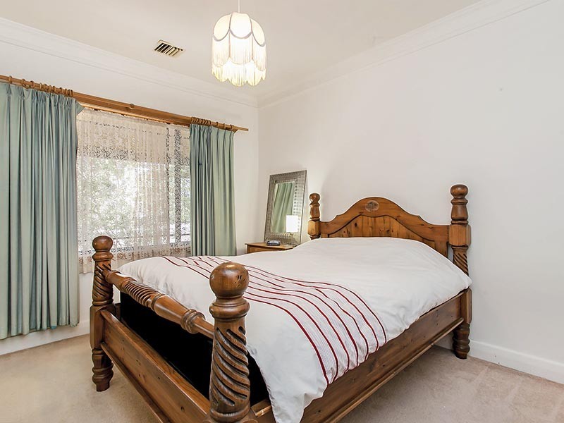 6 Griffiths Drive, Moana SA 5169