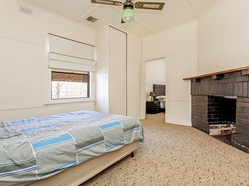 6 Griffiths Drive, Moana SA 5169