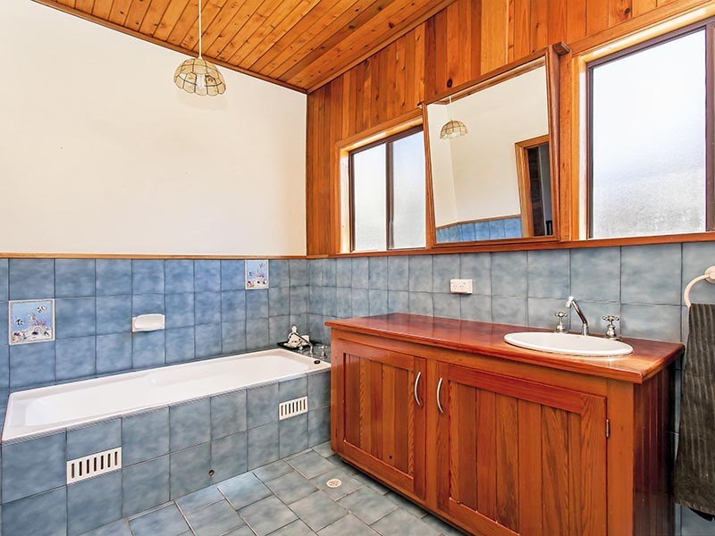 6 Griffiths Drive, Moana SA 5169