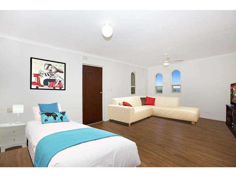 22 Madeline Crescent, Hallett Cove SA 5158